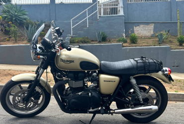 2012 TRIUMPH BONNEVILLE motorcycle for rent near Vista, CA