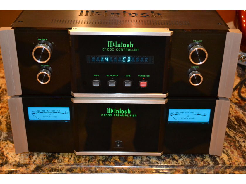 McIntosh  C1000 Solid State Preamplifier