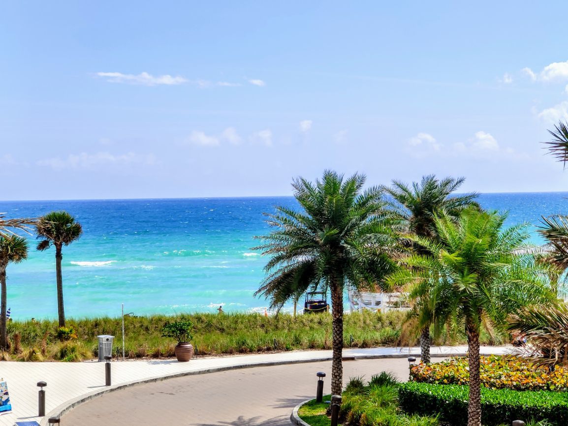 featured image for story, 🌴Oceanfront living in prime building for $365k 🌴