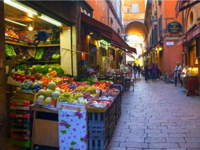 Tours œnogastronomiques Bologne: Apéro dans les boutiques gastronomiques du centre historique 