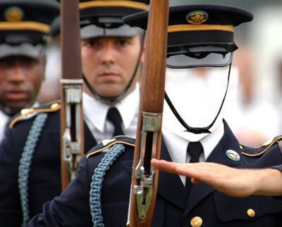 Фотошоп PSD исходник для монтажа - солдат с ружьем