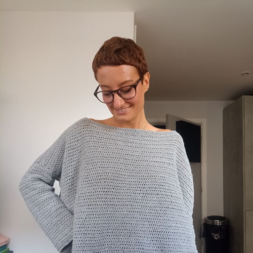 Backless crochet sweater - crochet pattern