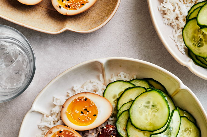 Bols de riz et d’aubergine laquée au miso