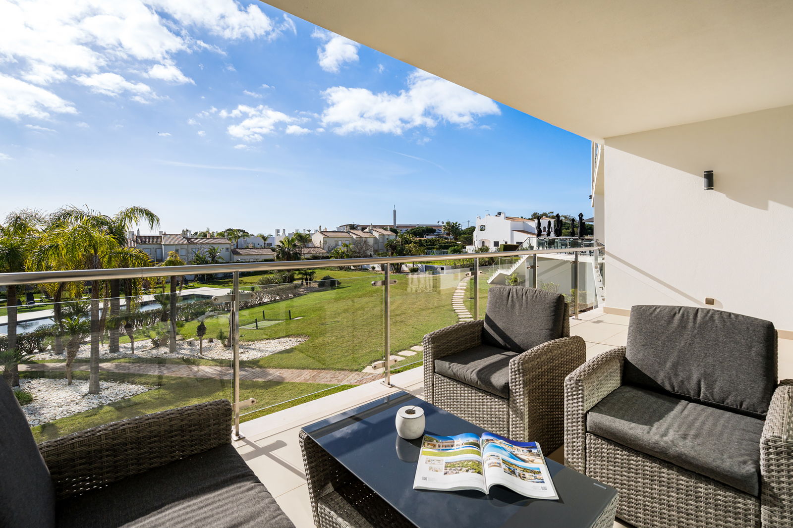 Apartment T1 with sea view 600m to the beach