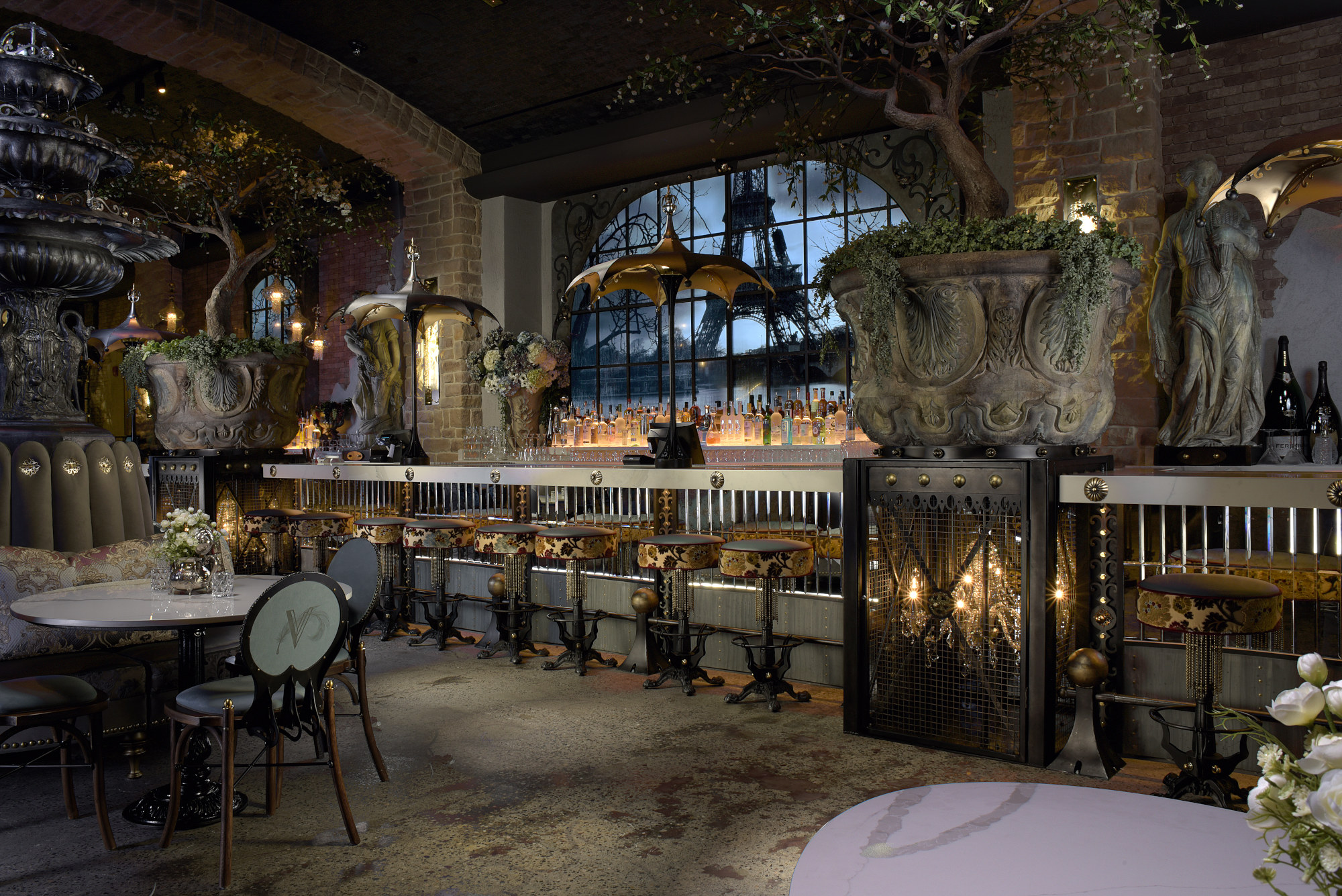 Vanderpump  Paris Uploaded on 2022-03-22