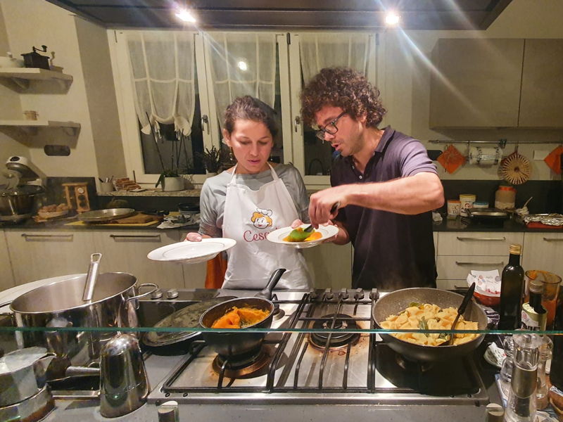 Food experiences Asti: Bagna cauda experience: tradition and conviviality