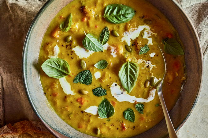 Soupe aux pois cassés, à la courge et au cari