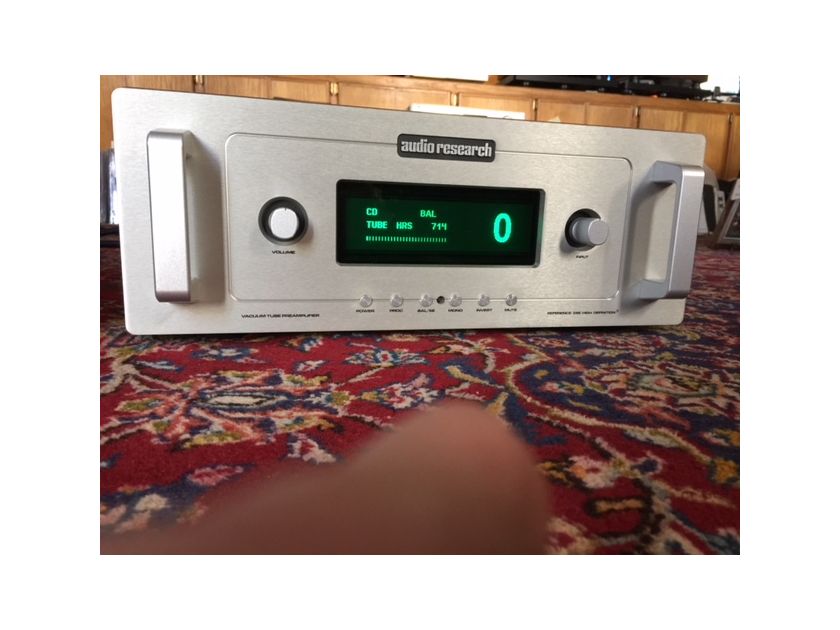 Audio Research Reference 5SE Perfect ,silver with very low hours and PRICE