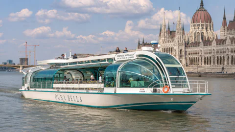 Duna Bella Cruise in Budapest