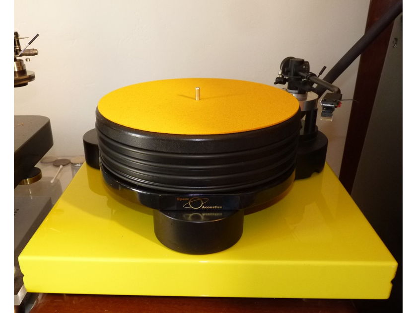 Nottingham Analogue Hyperspace turntable with Fidelity Research FR 64F tonearm