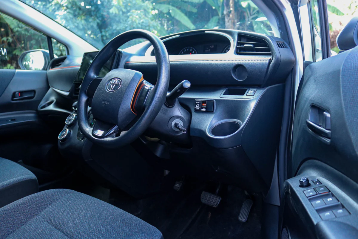 2016 Toyota Sienta — Royal Max Motors — photo 8 of 13