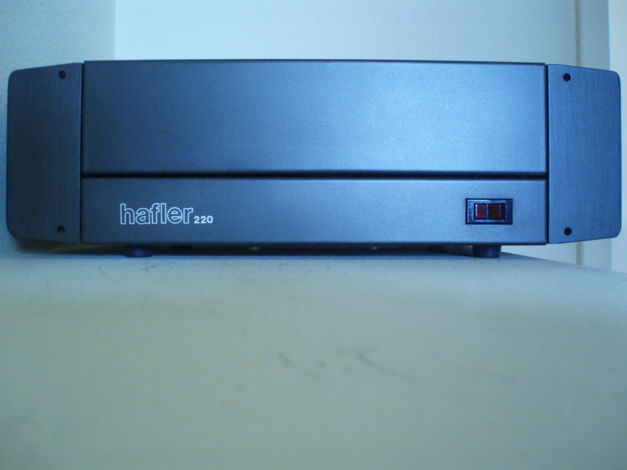 HAFLER DH-220 SOLID STATE POWER AMPLIFIER