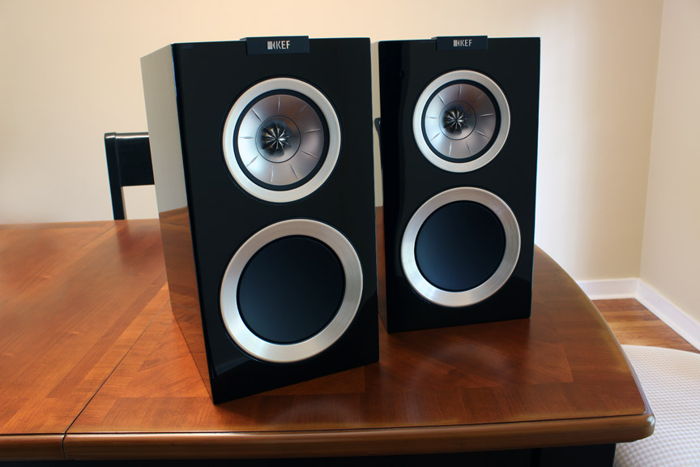 Kef R300 Reference Speakers in Piano Black