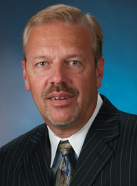 Steven Elefson is returning to Raymond James as an RIA.