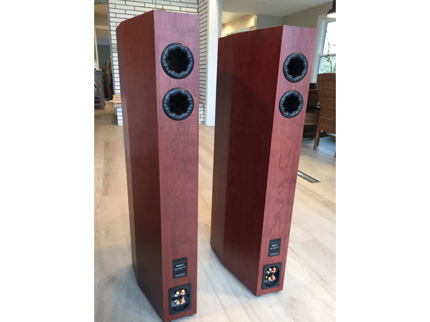 Bryston Middle  T Speakers