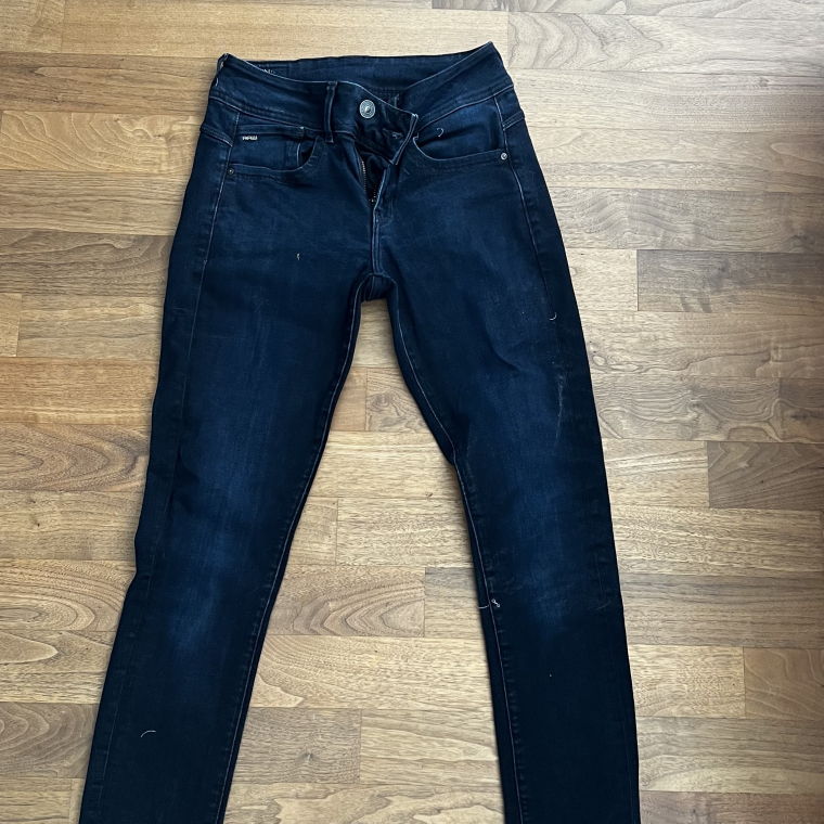 dunkelblaue Jeans
