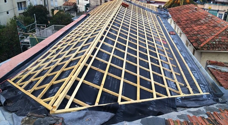 Pose de tuiles de Marseille à Nice – La Trinité — photo 8 sur 9 — CEG TOITURE