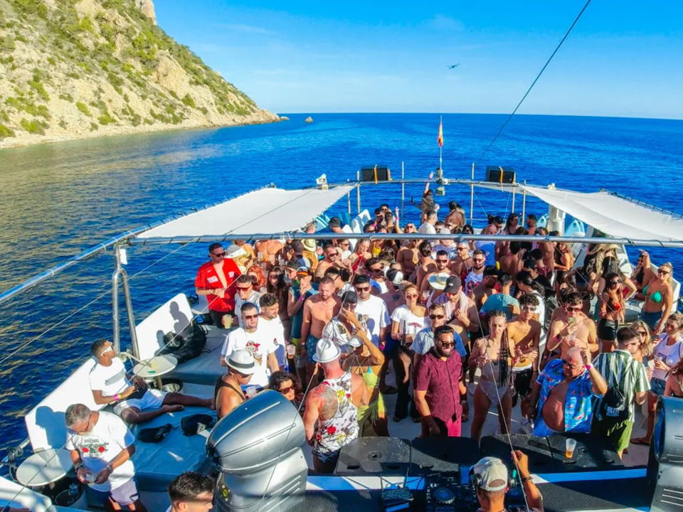 Vip Catamaran 2025