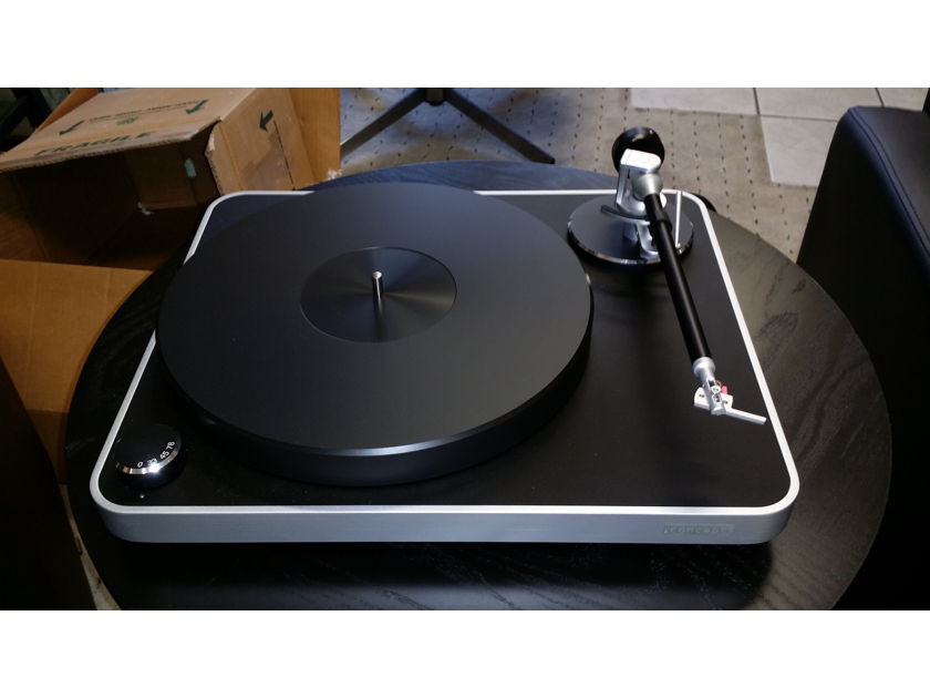 Clearaudio Concept turntable 1 owner trade in about 4 months old