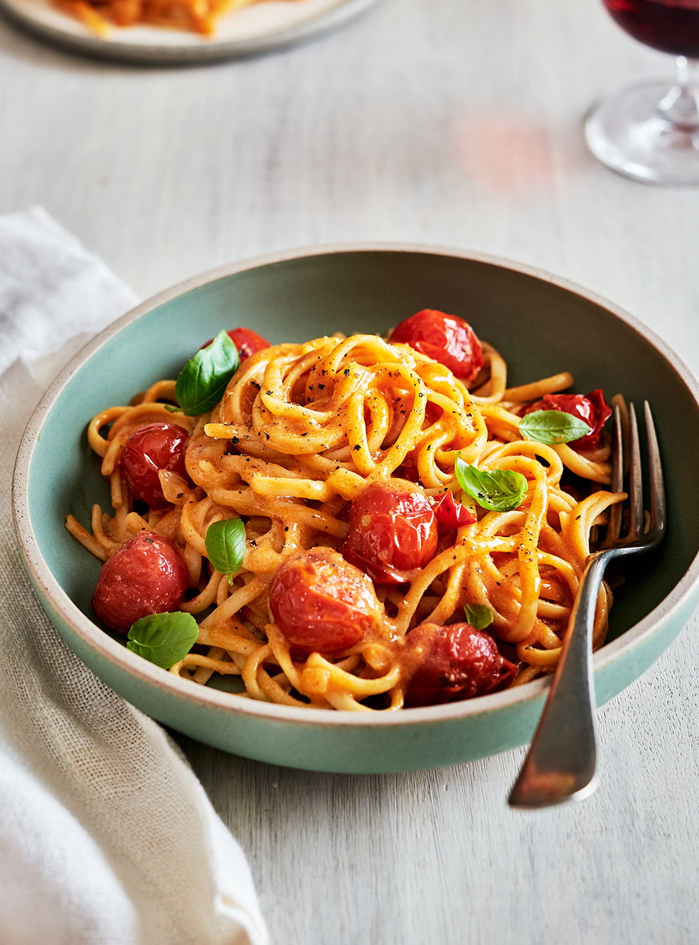 Creamy Dairy-Free Pasta with Cherry Tomatoes | RICARDO