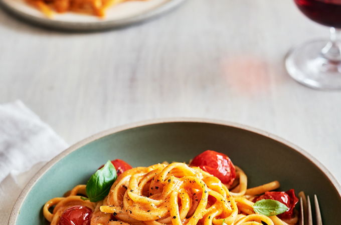 Pâtes crémeuses aux tomates cerises sans produits laitiers