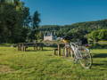 Les 5 plus belles pistes cyclables d'Auvergne à faire cet été en VAE