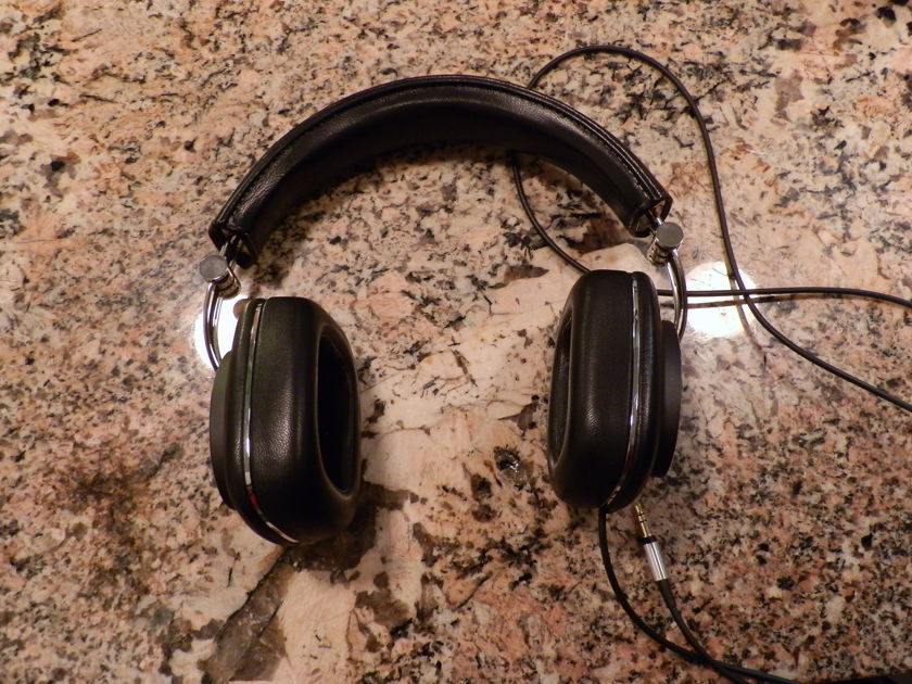 B&W P7 Over Ear Closed Back Dynamic Headphones