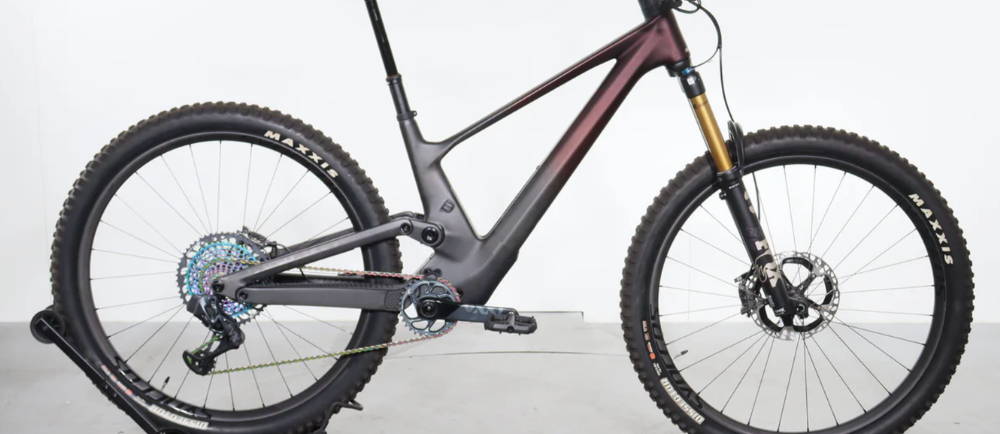 a Scott Genius 900 Ultimate full suspension mountain bike