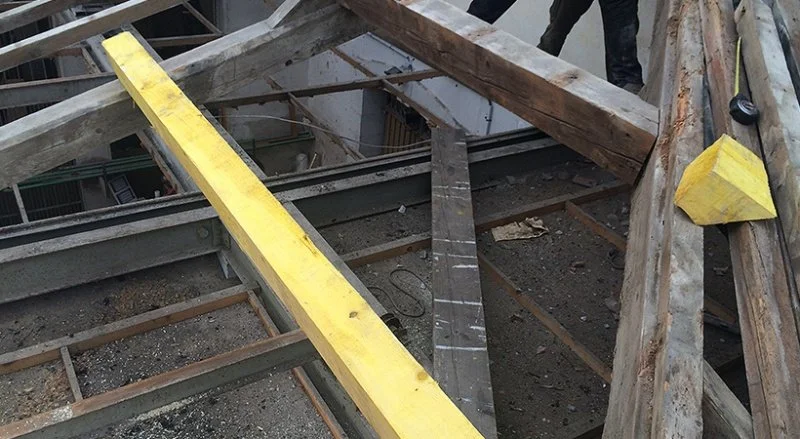 Renforcement d’une charpente traditionnelle avec réalignement — photo 2 sur 8 — CEG TOITURE