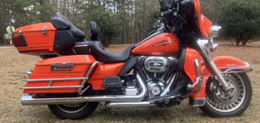 2012 HARLEY-DAVIDSON FLHTCU ULTRA CLASSIC ELECTRA GLIDE (LUX COLORS) motorcycle for rent near Vass, NC