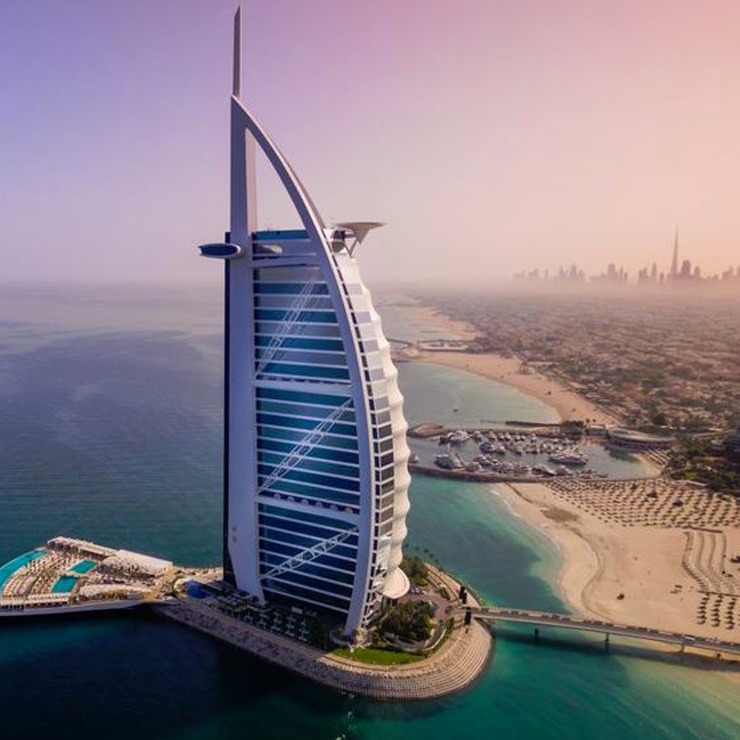 احجز في أفضل المطاعم في Dubai Marina 