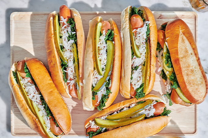 Hot-dogs, kale et rémoulade de rabioles
