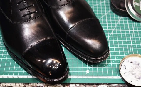 Comment glaçer ses chaussures en cuir ?