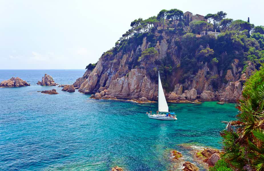 Barcelona: Costa Brava boat tour and lunch - photo 2
