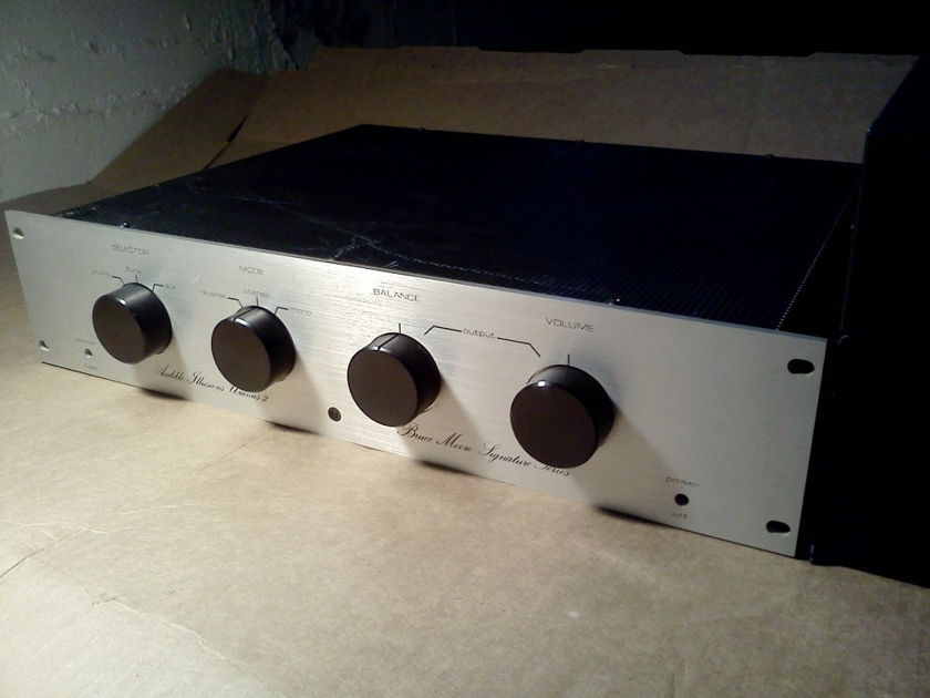 Audible Illusions Uranus 2 Tube Preamp by Bruce Moore modded by Ric Schultz with Outboard PSU