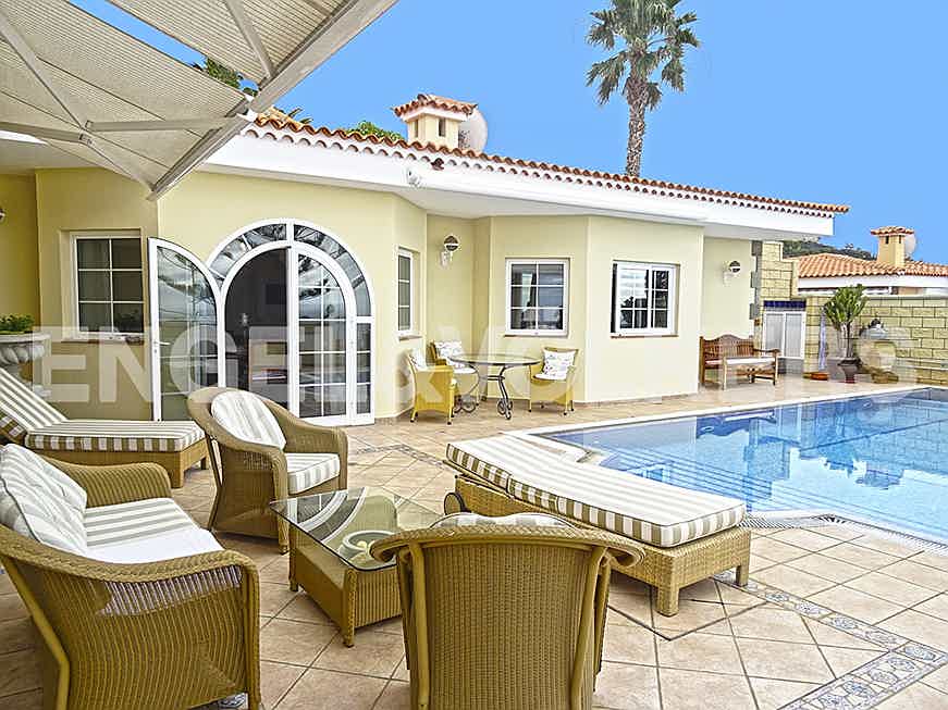 ¡NUEVO! Casa en venta en Tenerife Villa en perfectas condiciones con vista al mar en el