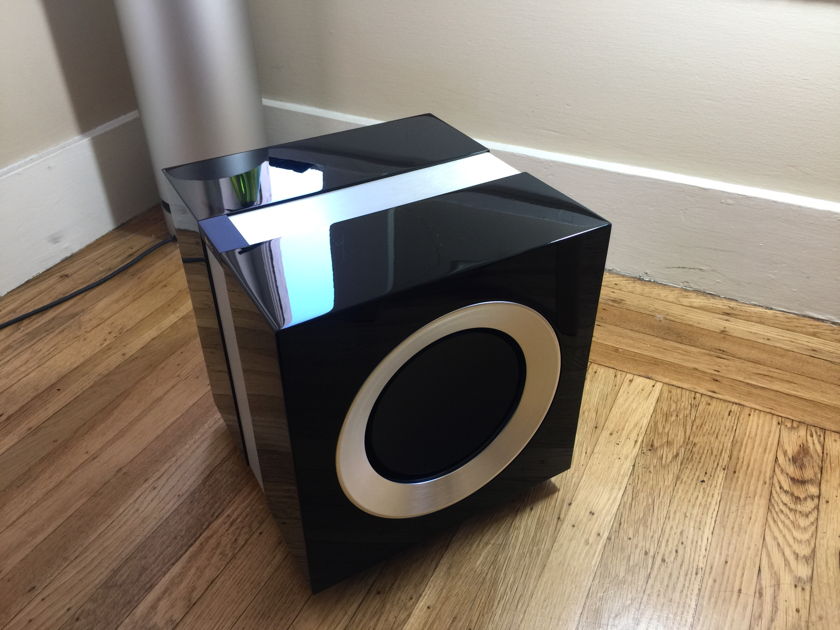KEF R400b Subwoofer Used for 50 Hours Audioquest Boxer cable included