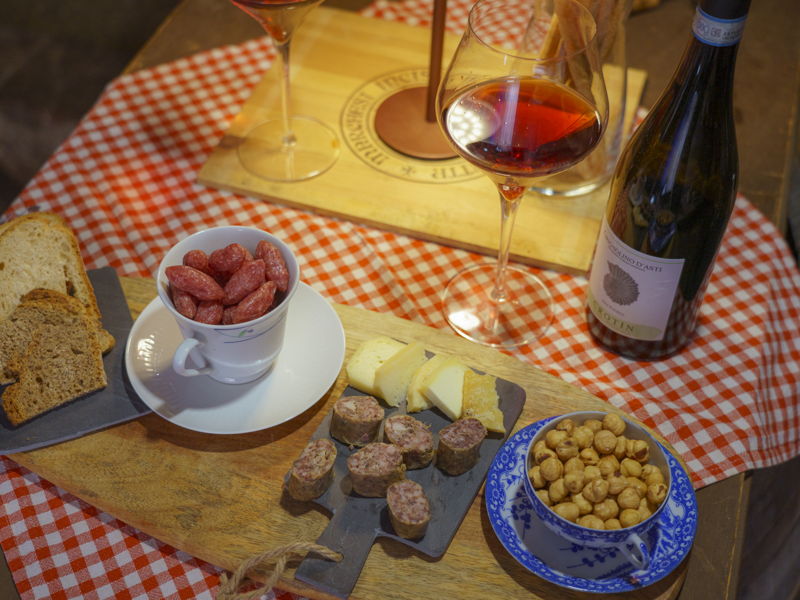 Kulinarische Touren Villafranca d'Asti: Exklusive und private Weinverkostung mit Sommelier