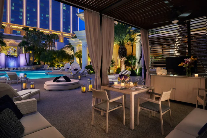 Pool Bar