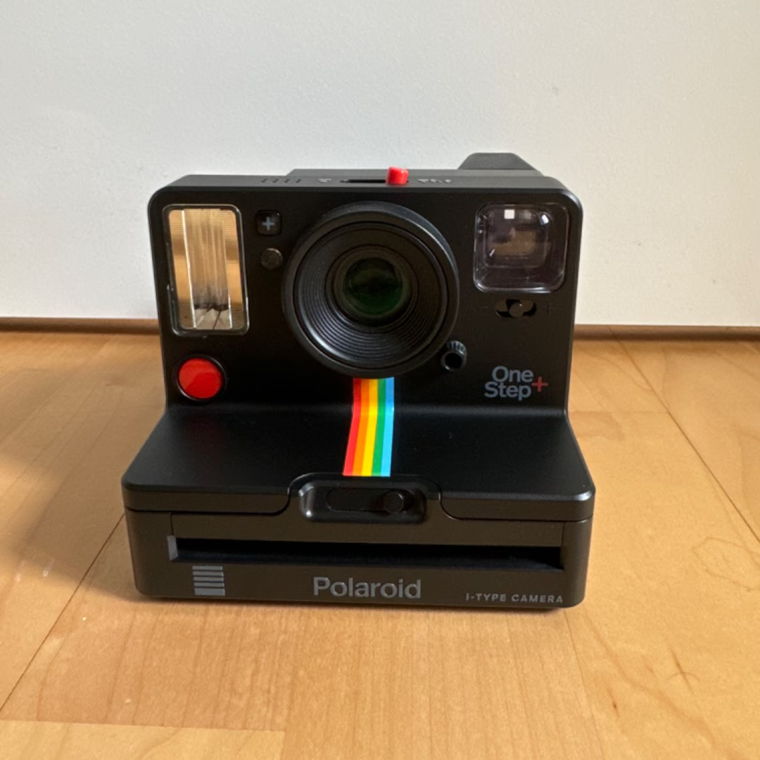 Polaroid OneStep + Bluetooth