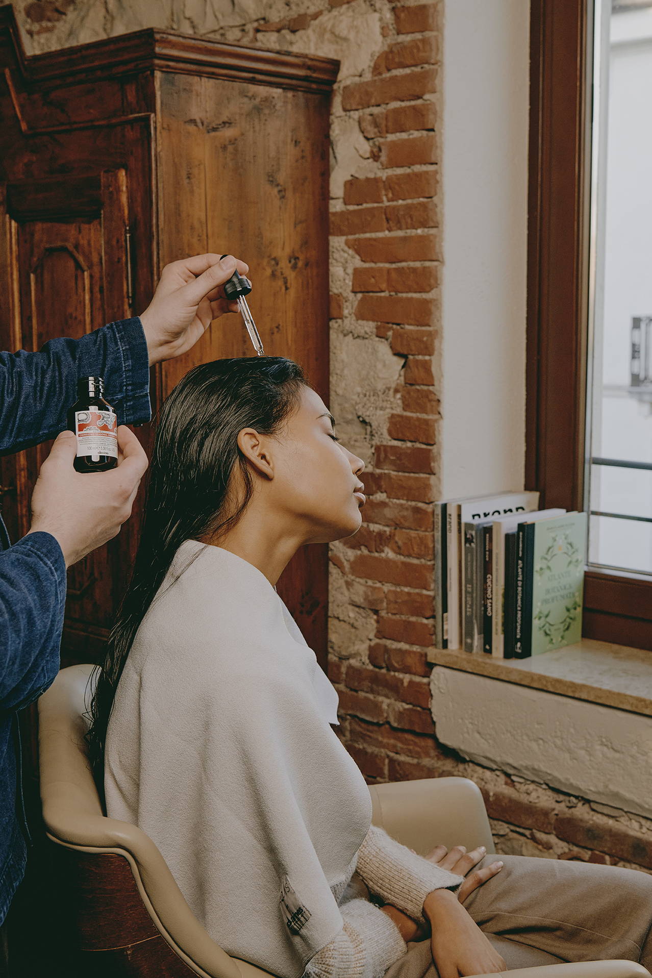 Caduta capelli: cause, rimedi e prodotti dedicati | Davines