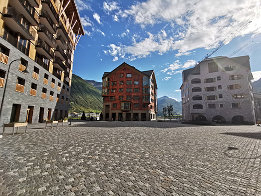  Zug
- Blick auf Andermatt Swiss Alps Projekt und das Radisson Blu Hotel