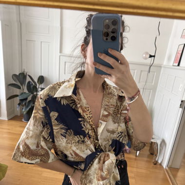 Oversized vintage shirt with shoulder pads