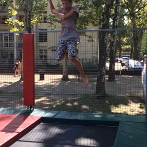 How To Frontflip 360 On A Trampoline Flips Tricks Riders