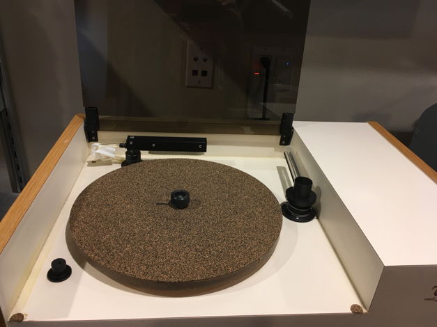 VPI HW-17 Automatic Record Cleaner with tons of supplie...