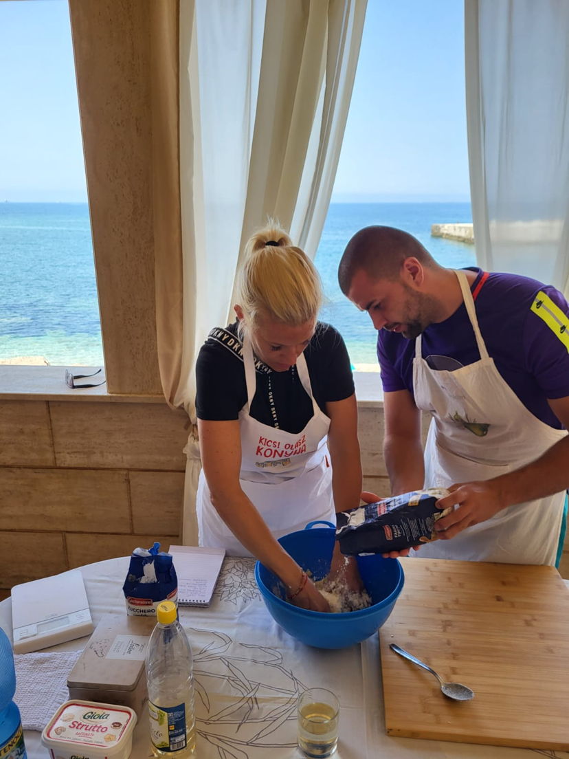 Cooking classes Erice: Sicilian cannoli and fresh busiate pasta in a beach house
