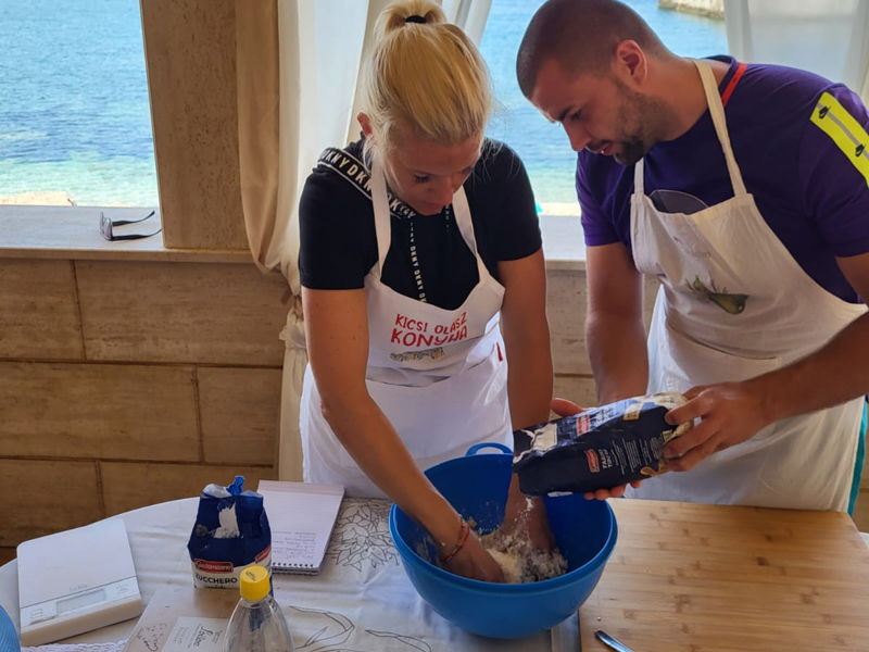 Kochkurse Erice: Sizilianische Cannoli und Busiate alla trapanese im Haus am Meer