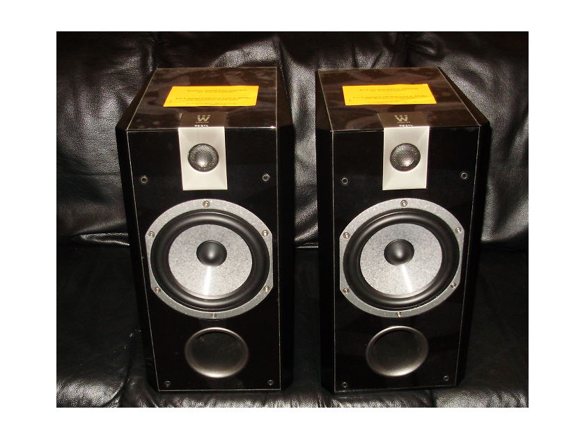 Focal/Jm Labs   Chorus  807 W  Prestige Edition Speakers Mint with little use,Focal