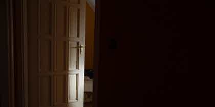Should Bedroom Doors Swing In Or Out?