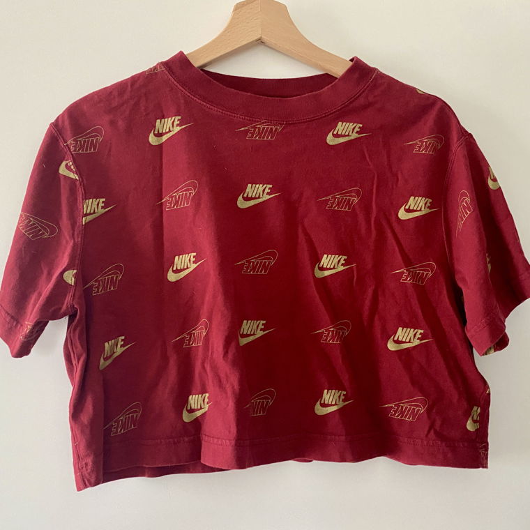 Crop Shirt by Nike (Gr. XS - Wide Fit)